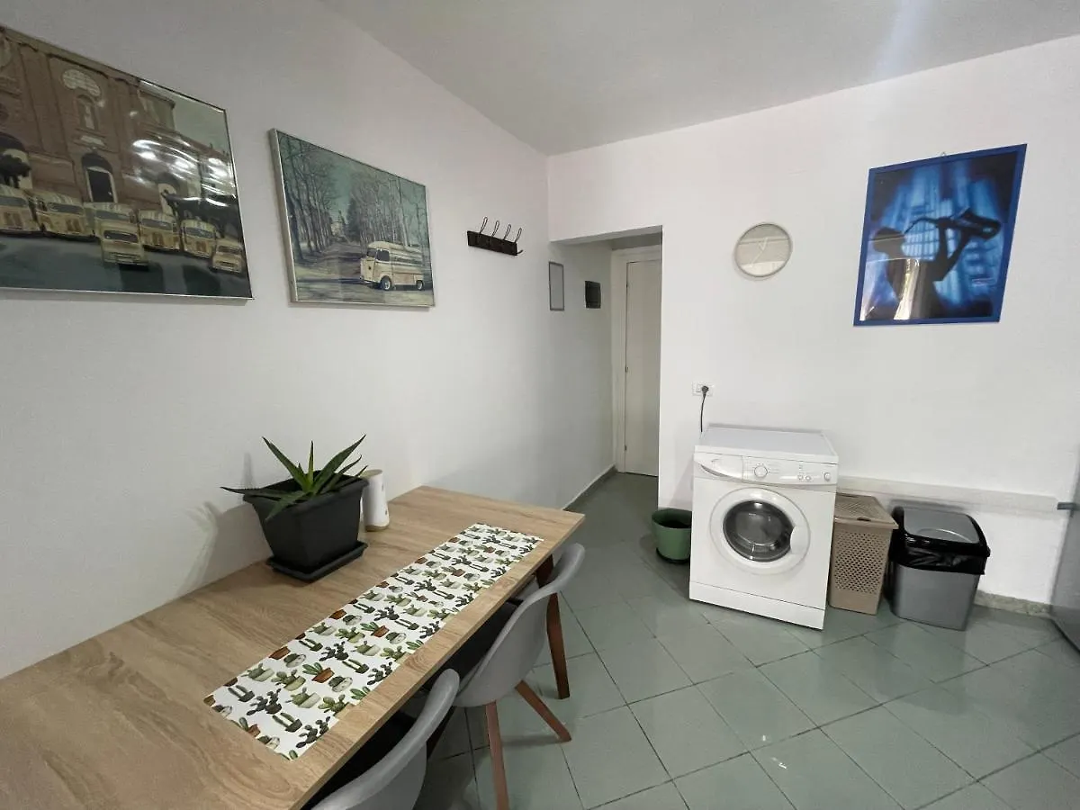 Downtown Boulevard Enchanting Apartment! Tirana 0*,  Albanien