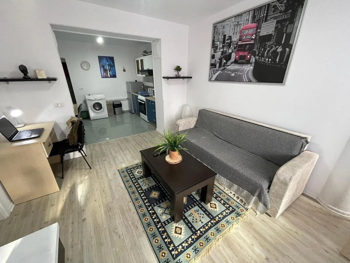 Downtown Boulevard Enchanting Apartment! Tirana