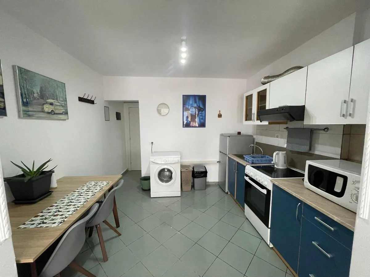 Downtown Boulevard Enchanting Apartment! Tirana
